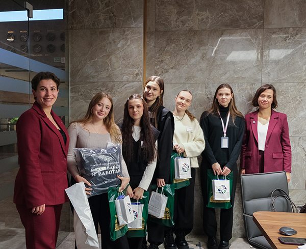 Студенты факультета экономики и менеджмента БГЭУ приняли участие в интеллектуальной игре «Биржемания», организованной БУТБ