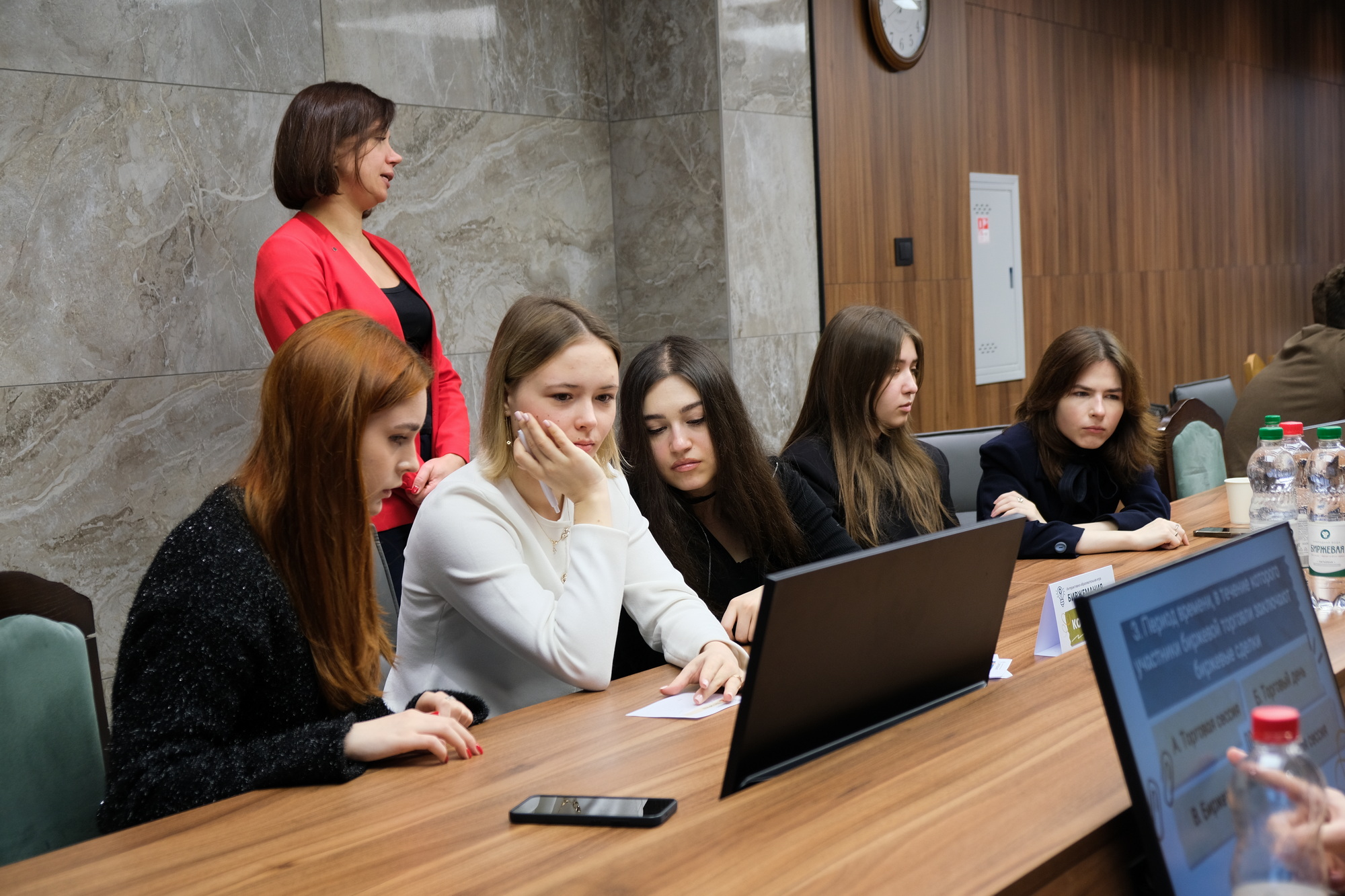 Студенты факультета международных отношений БГУ приняли участие в интеллектуальной игре «Биржемания», организованной БУТБ
