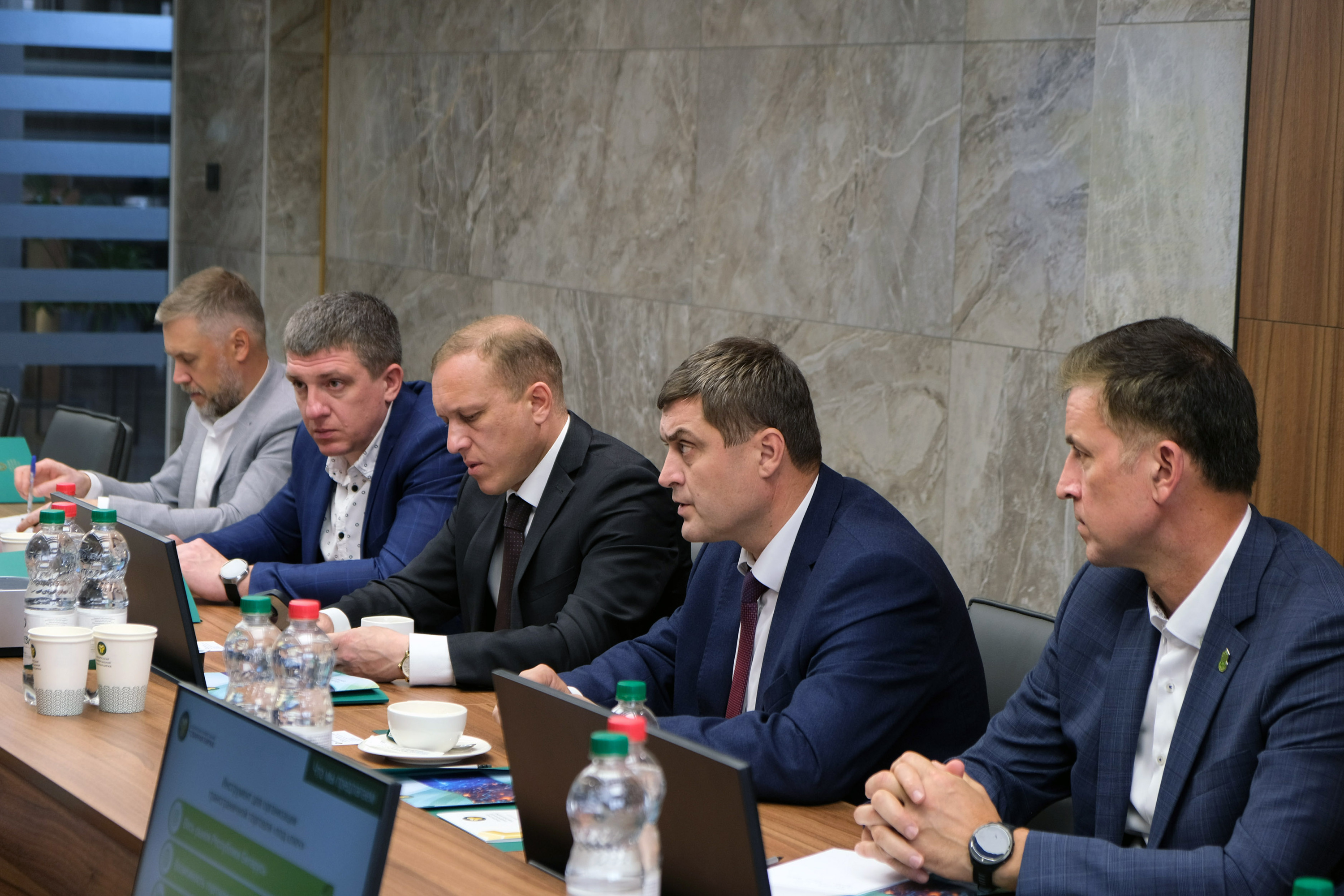 Продукция АПК (зерно, комбикорма, средства защиты растений) для биржевых торгов