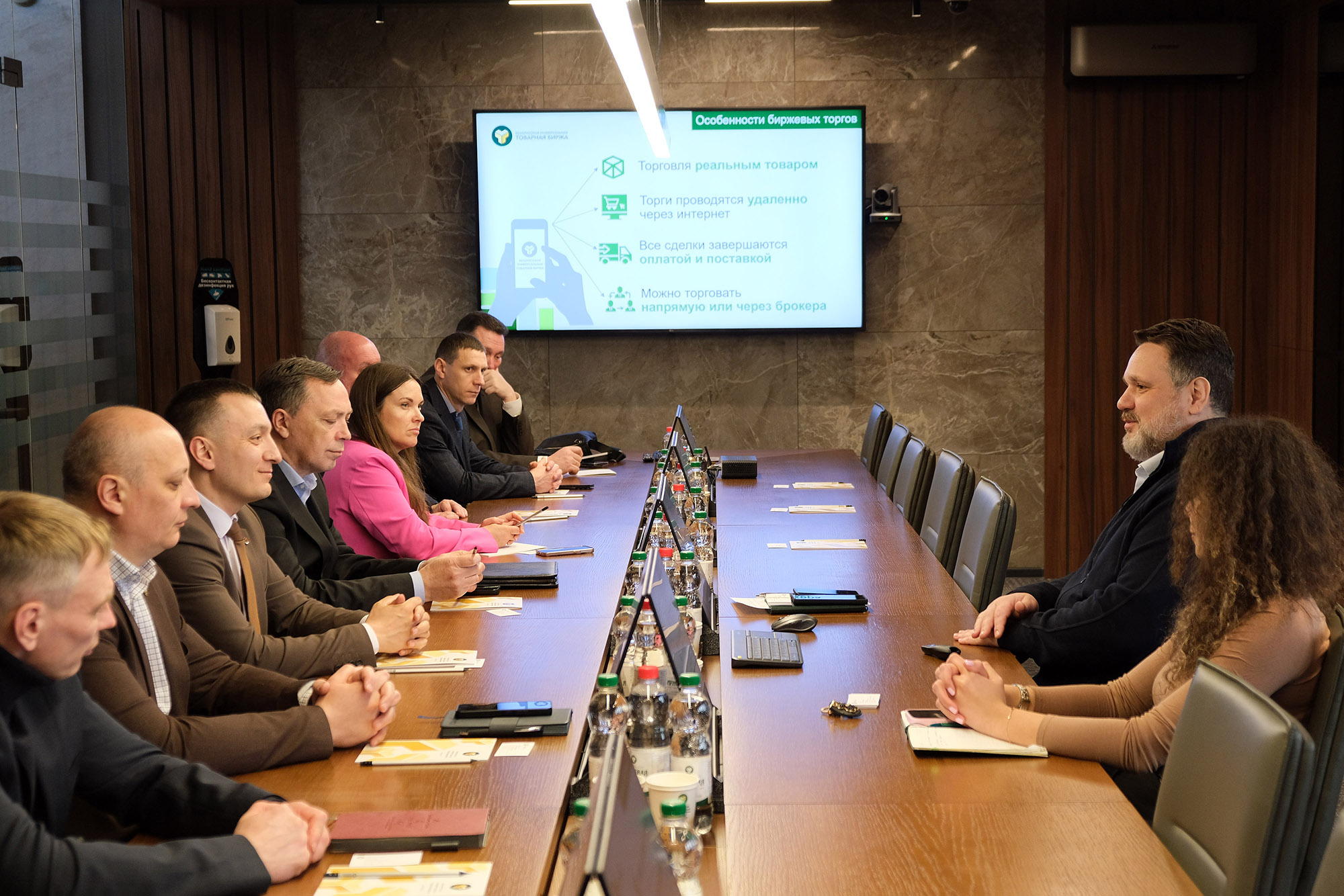 Беларусь и Татарстан будут развивать биржевую торговлю промышленными товарами 