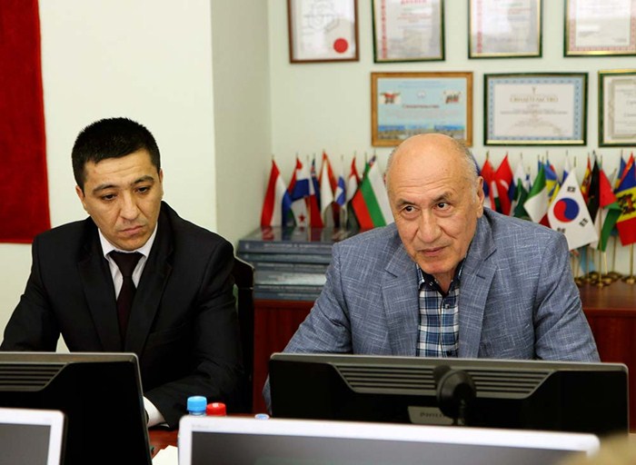 Посол Узбекистана Насирджан Юсупов на бирже