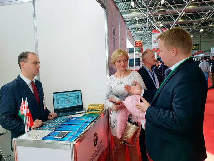 потенциальные клиенты биржи на выставке