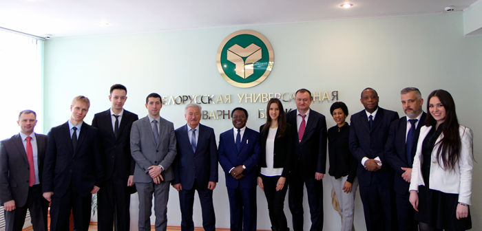 A group photo of headquarters of BUCE and buinsess delegation from South-African Republic led by James Ndambo